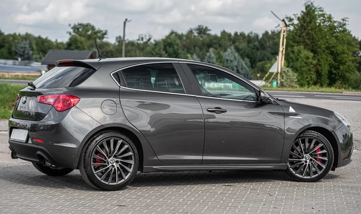 Alfa Romeo Giulietta cena 54800 przebieg: 188000, rok produkcji 2016 z Radom małe 436